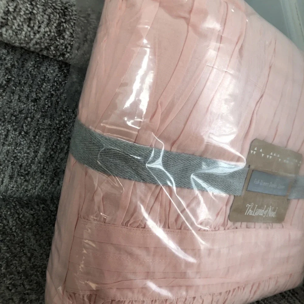 The Land of Nod Blush Ruffled cotton pink duvet FULL QUEEN size